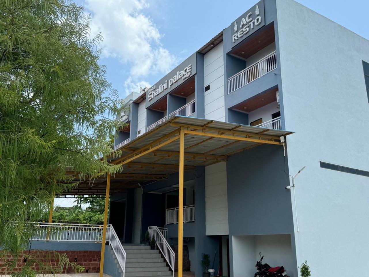 Hotel Shalini Palace Ratnagiri Luaran gambar