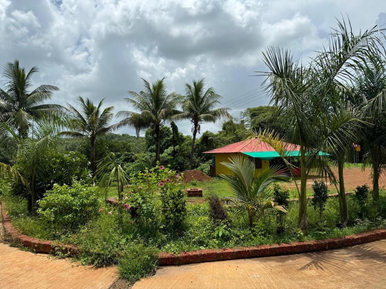 Hotel Shalini Palace Ratnagiri Luaran gambar