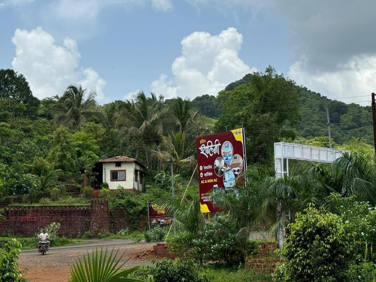 Hotel Shalini Palace Ratnagiri Luaran gambar